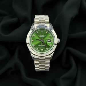 Rolex Oyester Green with Silver Chain